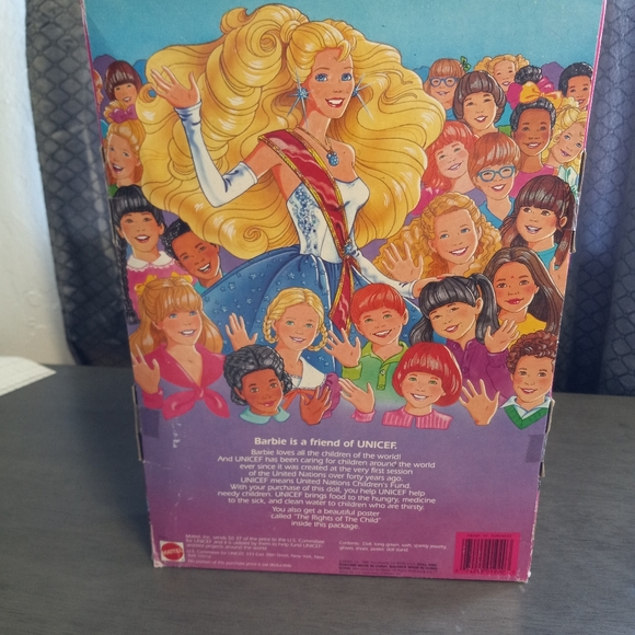 1989 Unicef Barbie No.1920 - Picture 4 of 7